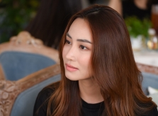 Diễn viên Ngân Khánh: 'Tôi phải trở lại showbiz vì sợ bị lãng quên'