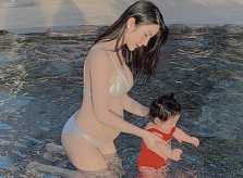 Ảnh sao 10/6: Diệp Lâm Anh diện bikini khoe bụng bầu