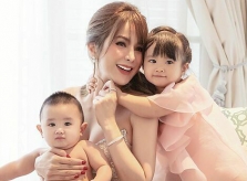 Ảnh sao 17/6: Diệp Lâm Anh bình yên bên hai con