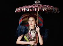 Diệu Linh mặc trang phục dân tộc H'Mông ở Nữ hoàng Du lịch Quốc tế 2018