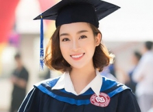Đỗ Mỹ Linh rạng rỡ trong ngày tốt nghiệp Đại học Ngoại thương