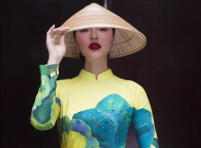 Đồng Ánh Quỳnh làm 'nàng thơ' trong bộ sưu tập áo dài