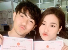 Đông Nhi khoe giấy đăng ký kết hôn sau lễ cưới