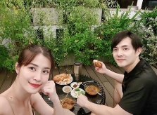Ảnh sao 21/4: Đông Nhi ăn bánh mì uống trà đá với chồng