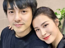 Ảnh sao 14/8: Đông Nhi mũm mĩm vì tránh dịch ở nhà lâu