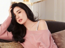 Dương Mịch bán 40.000 đôi dép trong một giây