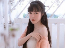 Elly Trần kín tiếng từ nhỏ