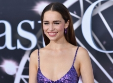 Emilia Clarke hạn chế đóng khỏa thân
