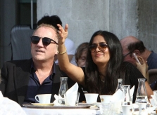 Salma Hayek đón sinh nhật hạnh phúc bên chồng tỷ phú