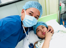Con trai Hải Băng được chăm sóc ở phòng đặc biệt