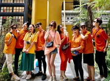 Ảnh sao Việt 27/7: Hari Won lên dress code chất lừ cùng hội bạn