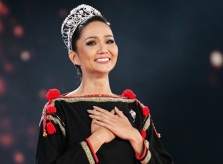 H'Hen Niê tủi thân sau trao lại vương miện