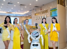Thí sinh Hoa hậu Hoàn Vũ Việt Nam 2023 trải nghiệm tiện ích vượt trội tại một ngân hàng