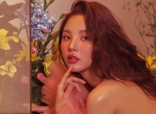 Hoa hậu Mỹ Huyền hoá nàng thơ trong khu vườn cổ tích