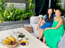 Hoàng Oanh dẫn con trai thăm nhà mới của Đoan Trang