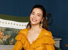 Hồ Ngọc Hà khoe sắc với màu vàng mù tạt
