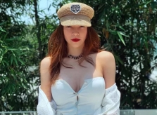 Hồ Ngọc Hà chuộng diện bikini khi du lịch