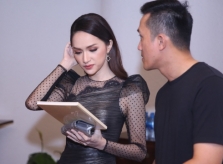 Hương Giang thoải mái chạm mặt tình cũ Criss Lai ở sự kiện