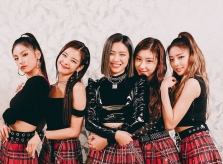 Đăng clip hát live của ITZY, JYP bị nghi cố ý 'dằn mặt' Twice
