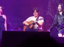 'Nữ hoàng gợi cảm' Lee Hyori cùng chồng xuất hiện sau thời gian ở ẩn