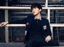 Jack tái xuất điển trai, Ngọc Trinh khoe tủ giày 'khổng lồ'