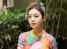 Jennifer Phạm tôn dáng 'gái ba con' với áo dài Tết