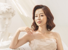 Hoa hậu Jennifer Phạm sinh con gái