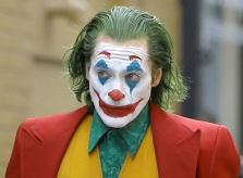 Thời trang phản ánh quá trình biến đổi Joker