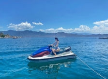 Jolie Nguyễn đi bụi đảo Bình Ba 'sảng khoái và rất vui'