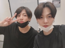 Jung Kook xin lỗi vụ đi bar Itaewon