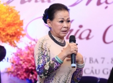 Khánh Ly: 'Tôi vẫn còn sống, chưa chết như người ta đồn'