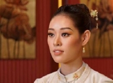 Khánh Vân đóng phim cung đấu