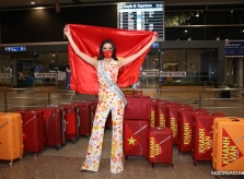 Khánh Vân mang 17 kiện hành lý sang Mỹ thi Miss Universe