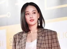 Bạn gái G-Dragon nổi bật bên dàn mỹ nhân Hàn