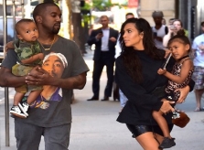 Kim Kardashian có con thứ tư