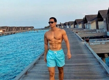 Ảnh sao 3/3: Kim Lý khoe body