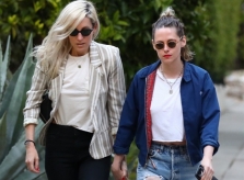 Kristen Stewart tay trong tay người tình đồng giới