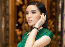 Kỳ Duyên đeo set phụ kiện hơn 3 tỷ đồng đi event