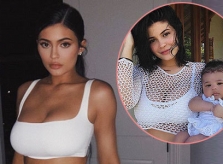 Kylie Jenner phiền muộn vì ngực nảy nở gấp ba lần từ khi sinh con