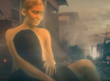 Kylie Jenner thoát y, dát vàng lên cơ thể trong MV của bạn trai