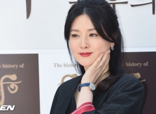 Lee Young Ae tuổi trung niên da vẫn mượt mà