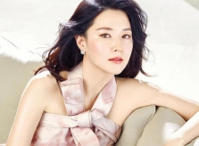 Lee Young Ae muốn mua bệnh viện nơi cô sinh con