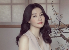 Lee Young Ae quyên góp cho dân vùng dịch