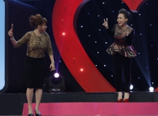 Lê Giang bị Việt Hương phá rối khi đang quay video 'thả thính'