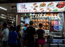 Không thể bỏ qua gà sốt tương Michelin rẻ nhất thế giới ở Singapore