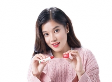 4 ưu điểm giúp son nước ép trái cây ‘lên ngôi’ mùa thu đông