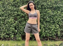 Ảnh sao 29/3: Lưu Hương Giang khoe eo thon