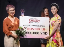Á quân 'Makeup Transformation' bỏ việc văn phòng vì mê trang điểm