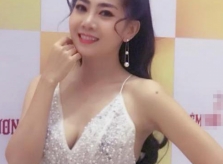 Mai Phương bất ngờ diện đầm gợi cảm đi tiệc sau 2 tháng xuất viện