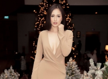 Mai Phương Thuý trung thành với đồ đơn sắc